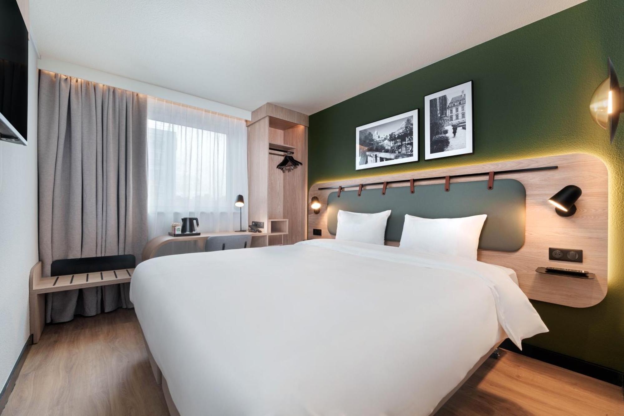Hotel Campanile Paris Ouest - Boulogne Zewnętrze zdjęcie